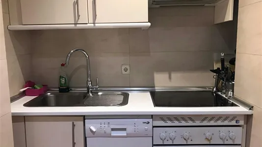 Rooms in Madrid Centro - photo 9