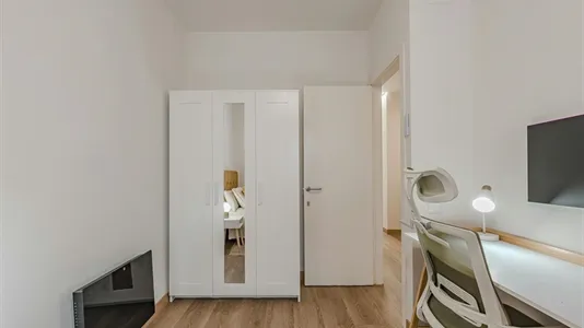 Rooms in Cornellà de Llobregat - photo 3