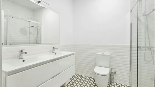 Rooms in Barcelona Ciutat Vella - photo 4