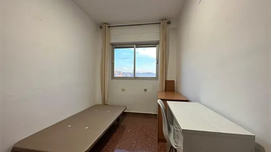 Rooms in Granada - photo 4