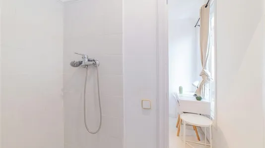 Rooms in Madrid Centro - photo 9