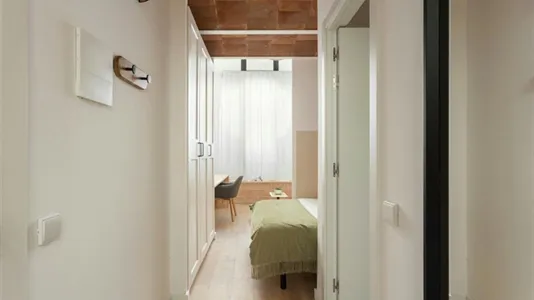 Rooms in Barcelona Sants-Montjuïc - photo 6
