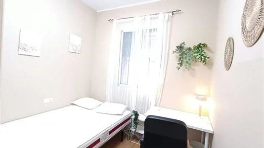 Rooms in Bami - photo 1
