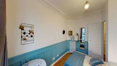 Room for rent in L'Haÿ-les-Roses, Île-de-France