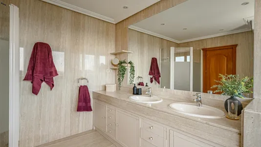 Rooms in Madrid Chamartín - photo 10