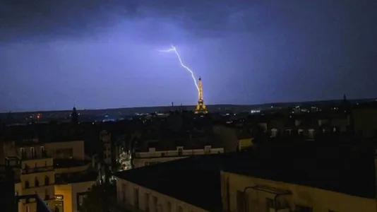 Apartments in Paris 18ème arrondissement - Montmartre - photo 7