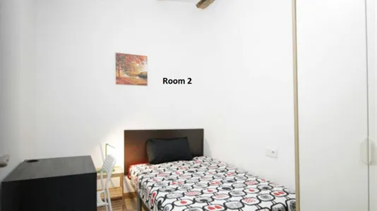 Rooms in Barcelona Ciutat Vella - photo 9