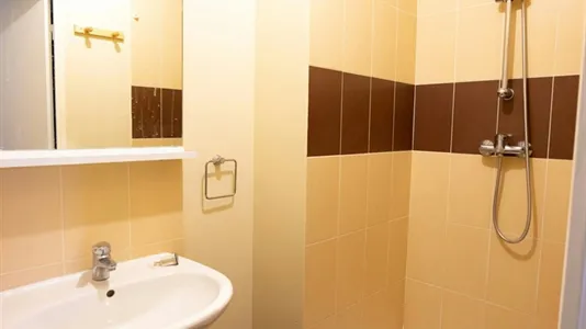 Rooms in Lyon - photo 4