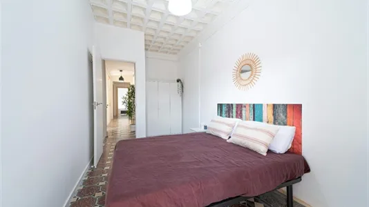 Rooms in Barcelona Ciutat Vella - photo 5
