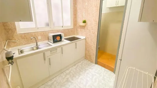 Rooms in Granada - photo 4