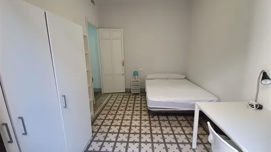 Rooms in Granada - photo 4