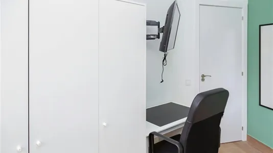 Rooms in Zaragoza - photo 4
