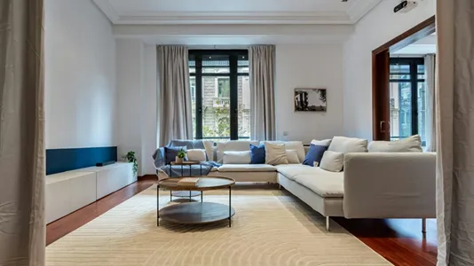 Rooms in Barcelona Eixample - photo 10