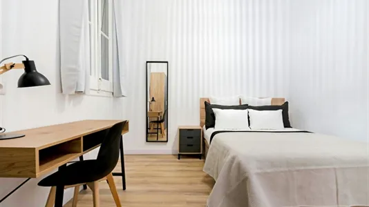 Rooms in Barcelona Eixample - photo 4