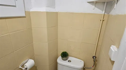 Rooms in Barcelona Eixample - photo 9