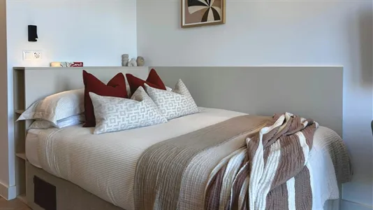 Apartments in El Encinar de los Reyes - photo 4