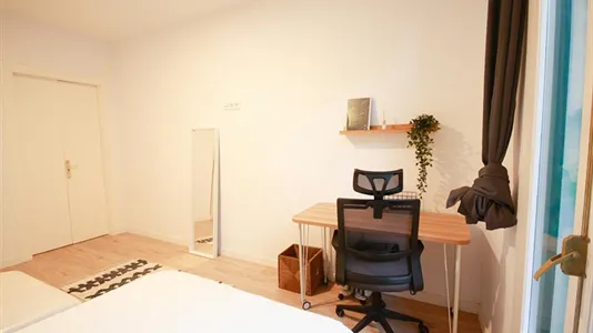 Rooms in Barcelona Eixample - photo 5