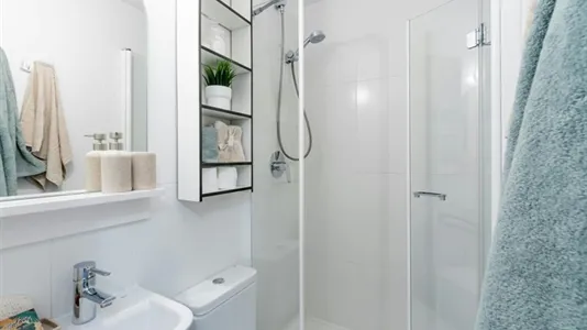 Rooms in Barcelona Sants-Montjuïc - photo 4