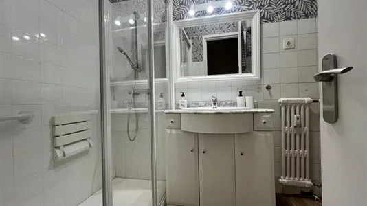 Rooms in Bilbao - photo 10