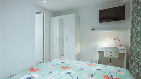 Rooms in Barcelona Ciutat Vella - photo 4