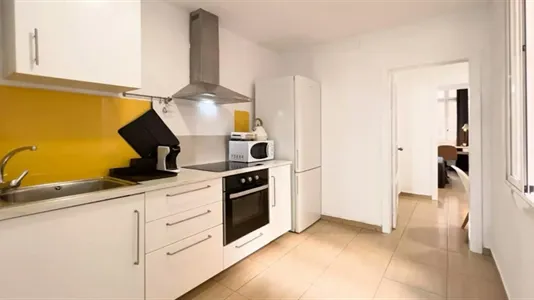 Rooms in Barcelona Ciutat Vella - photo 9