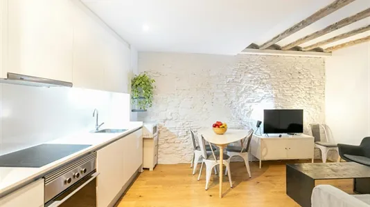 Apartments in Barcelona Ciutat Vella - photo 8
