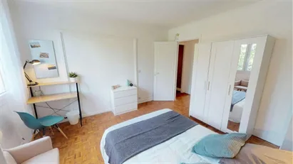 Room for rent in Boulogne-Billancourt, Île-de-France