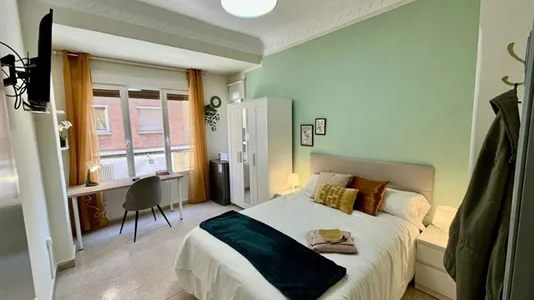 Rooms in Zaragoza - photo 2