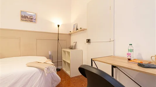 Rooms in Barcelona Ciutat Vella - photo 3