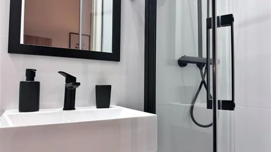 Rooms in Barcelona Eixample - photo 7