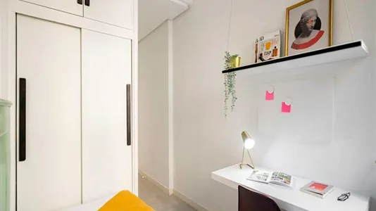 Rooms in Madrid Centro - photo 9
