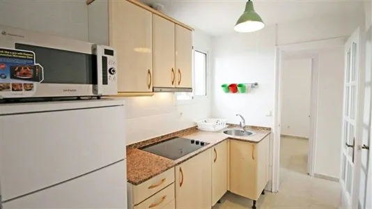 Rooms in Barcelona Sants-Montjuïc - photo 4