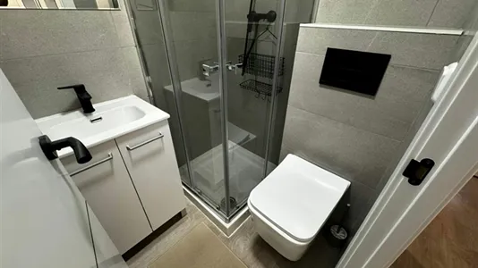 Rooms in Madrid Centro - photo 7