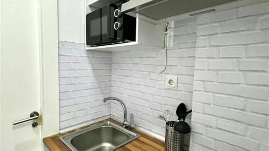 Rooms in Madrid Salamanca - photo 8