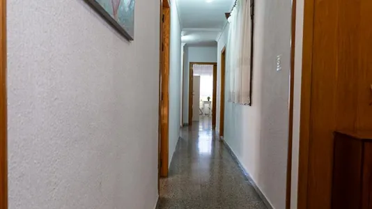 Rooms in Almería - photo 10