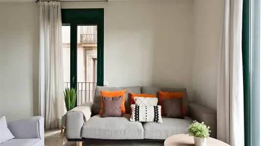 Rooms in Barcelona Ciutat Vella - photo 9