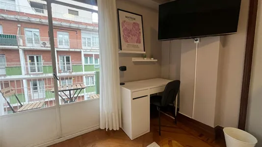 Rooms in Bilbao - photo 4