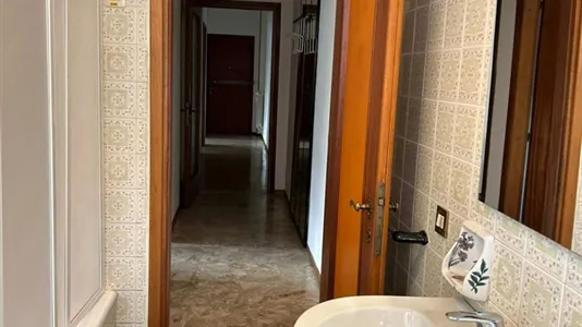 Rooms in Brescia - photo 8