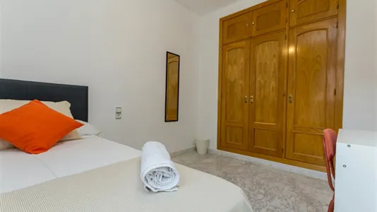 Rooms in Málaga - photo 4