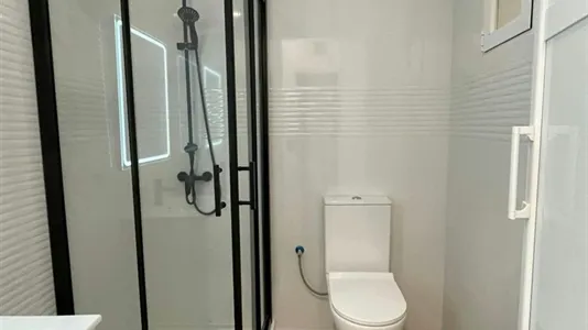 Rooms in Madrid Centro - photo 9