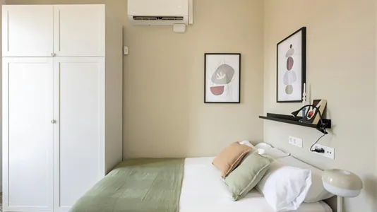 Rooms in Barcelona Eixample - photo 2