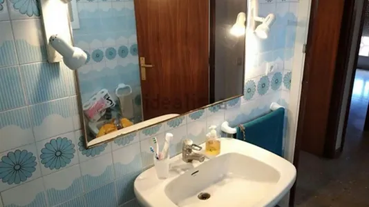 Rooms in El Prat de Llobregat - photo 8