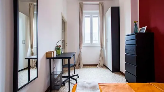 Rooms in Milano Zona 8 - Fiera, Gallaratese, Quarto Oggiaro - photo 3