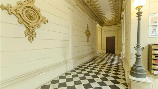 Rooms in Barcelona Ciutat Vella - photo 8