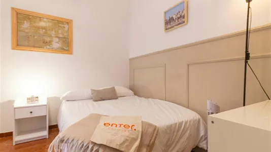 Rooms in Barcelona Ciutat Vella - photo 4