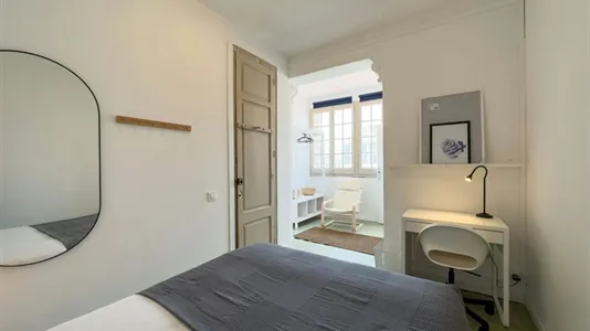 Rooms in Barcelona Eixample - photo 2