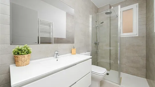 Rooms in Madrid Centro - photo 10