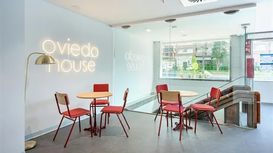 Rooms in Oviedo - photo 9