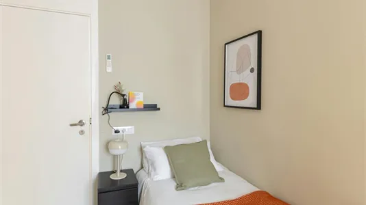 Rooms in Barcelona Eixample - photo 3