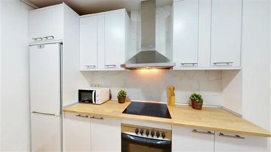 Rooms in Barcelona Eixample - photo 10